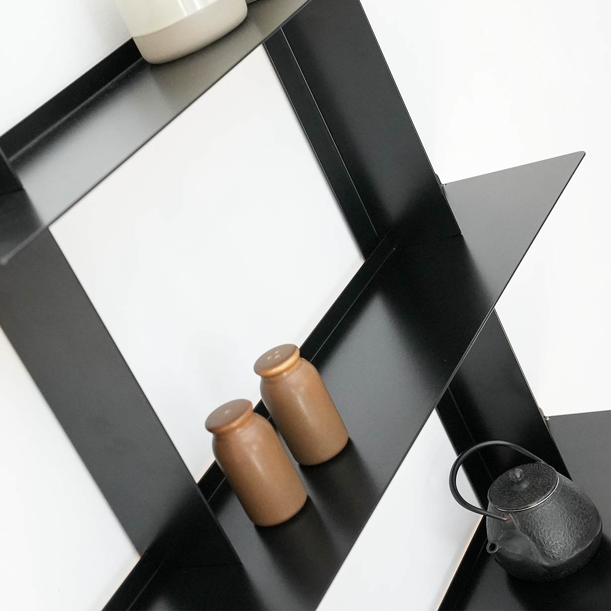 Baldas estantería flotante para pared, acero negro, diseño modular y moderno