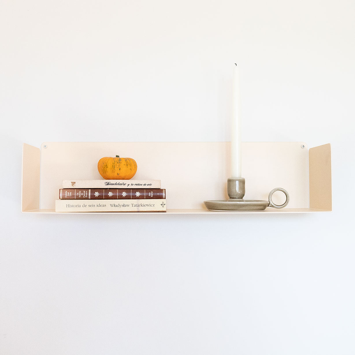 Estante flotante beige de metal para libros, cocina y decoración