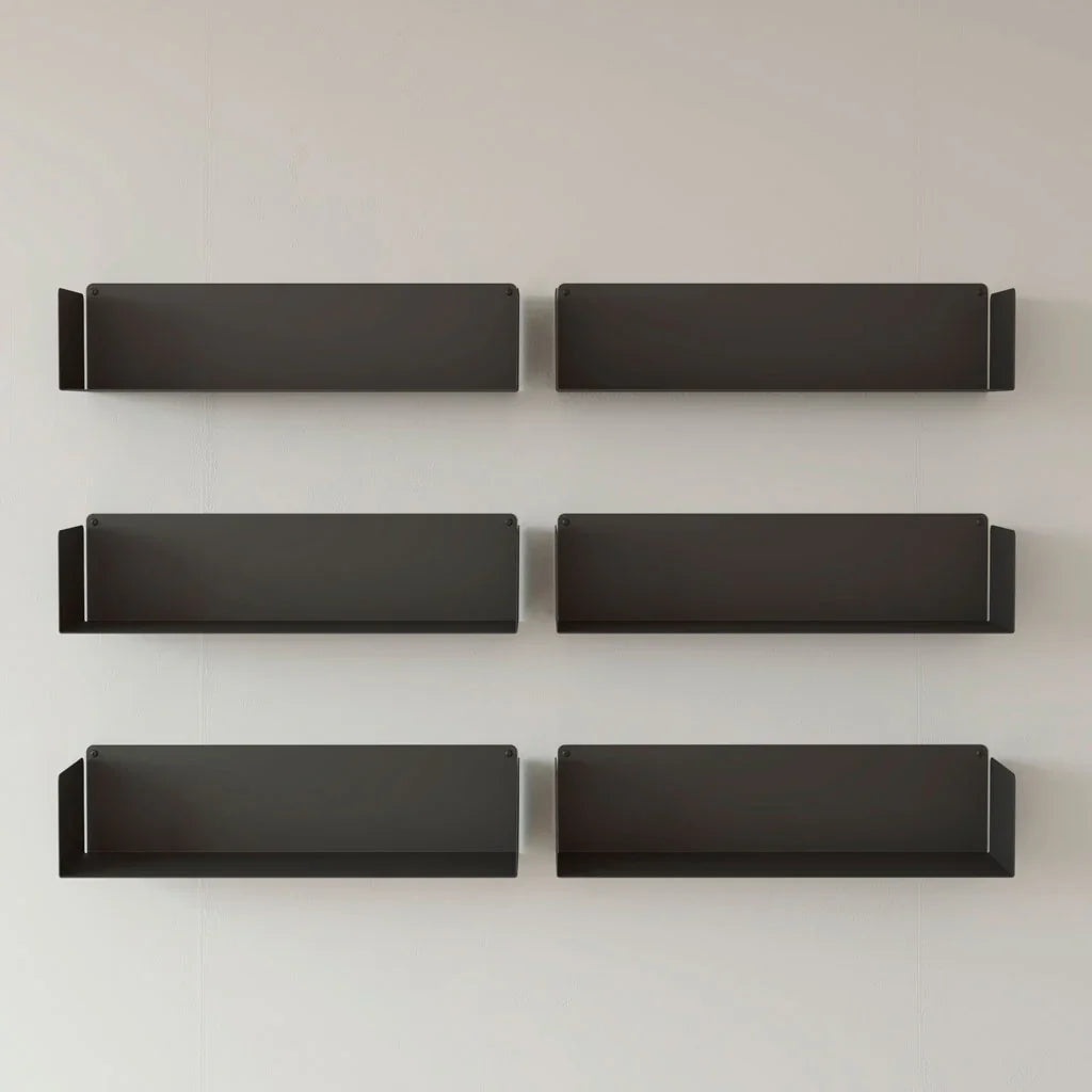 Estantes metálicos flotantes negros vacíos para pared, estilo minimalista