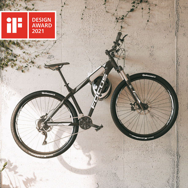Soporte de bici metálico para colgar en pared, acero, para manillares de hasta 76cm de ancho, blanco mate, gancho para casco y balda para accesorios