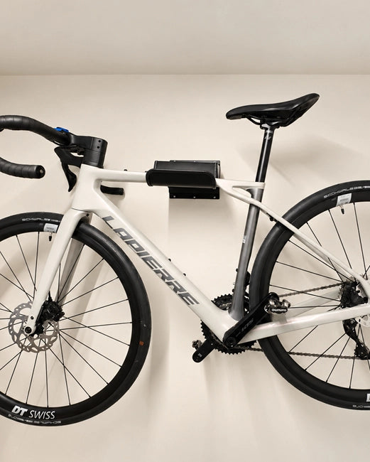 colgador de bicicletas giratorio inclinado para manillar ancho en pared, negro mate