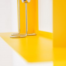 metal amarillo estanteria diseño