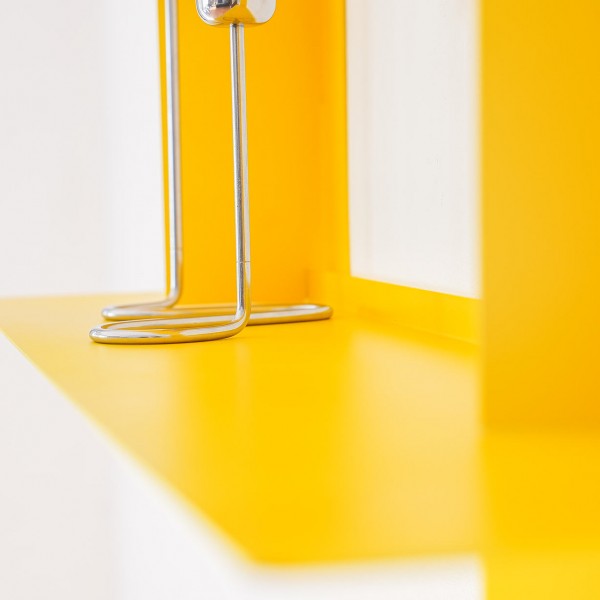 metal amarillo estanteria diseño